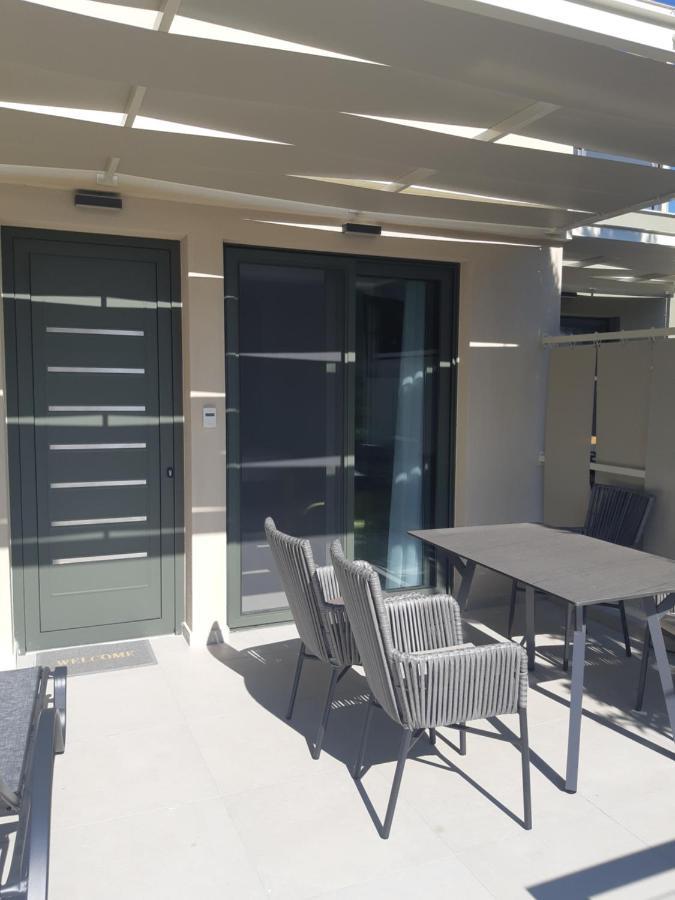 8 Boutique Suites Nea Poteidaia Esterno foto