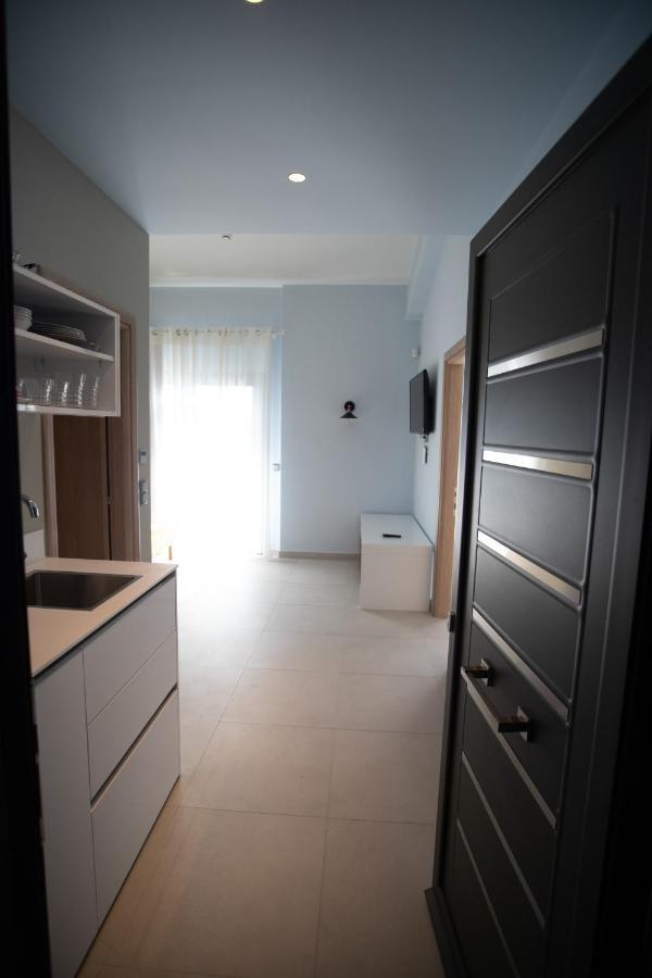 8 Boutique Suites Nea Poteidaia Esterno foto
