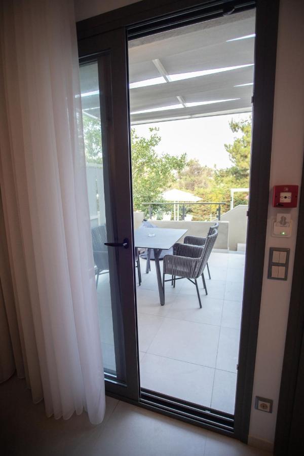 8 Boutique Suites Nea Poteidaia Esterno foto
