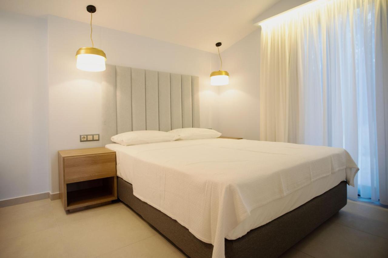 8 Boutique Suites Nea Poteidaia Esterno foto