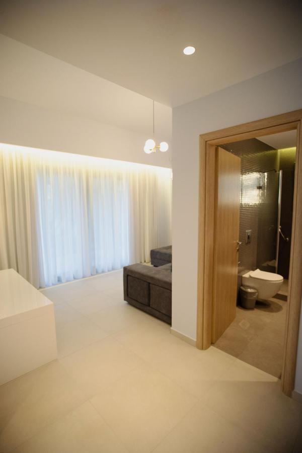 8 Boutique Suites Nea Poteidaia Esterno foto