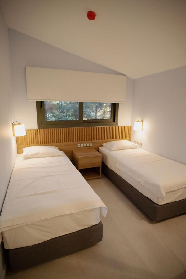 8 Boutique Suites Nea Poteidaia Esterno foto