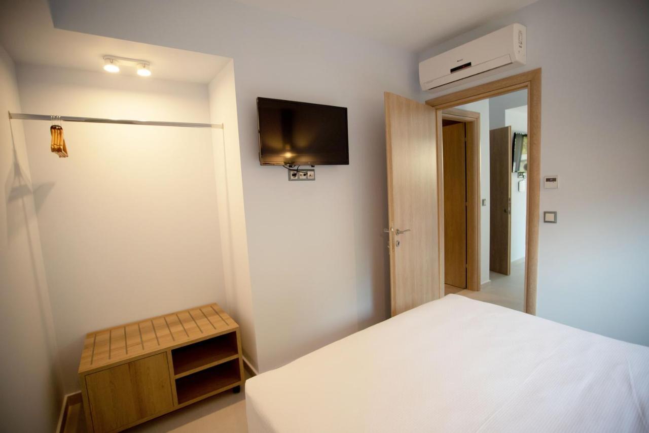 8 Boutique Suites Nea Poteidaia Esterno foto