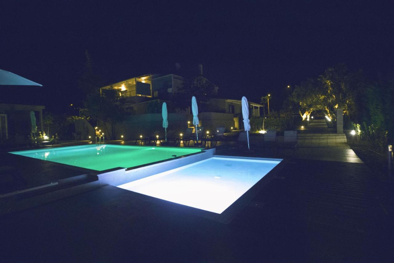 8 Boutique Suites Nea Poteidaia Esterno foto