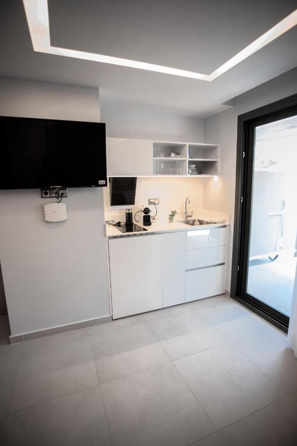 8 Boutique Suites Nea Poteidaia Esterno foto