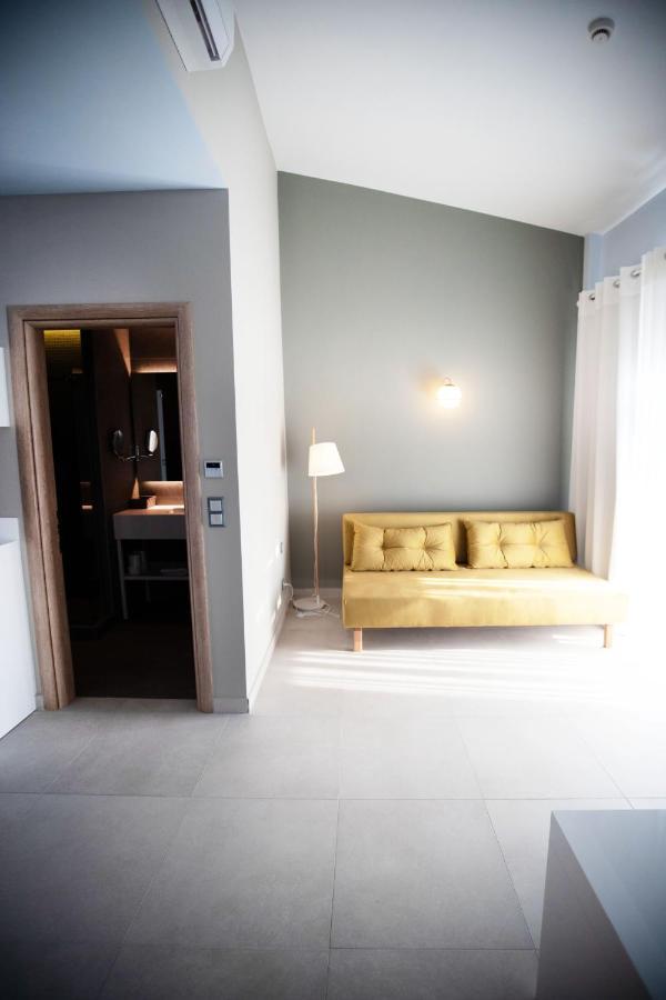 8 Boutique Suites Nea Poteidaia Esterno foto